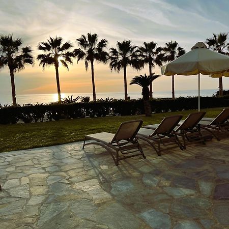 Platzia Beach Villas Paphos Extérieur photo