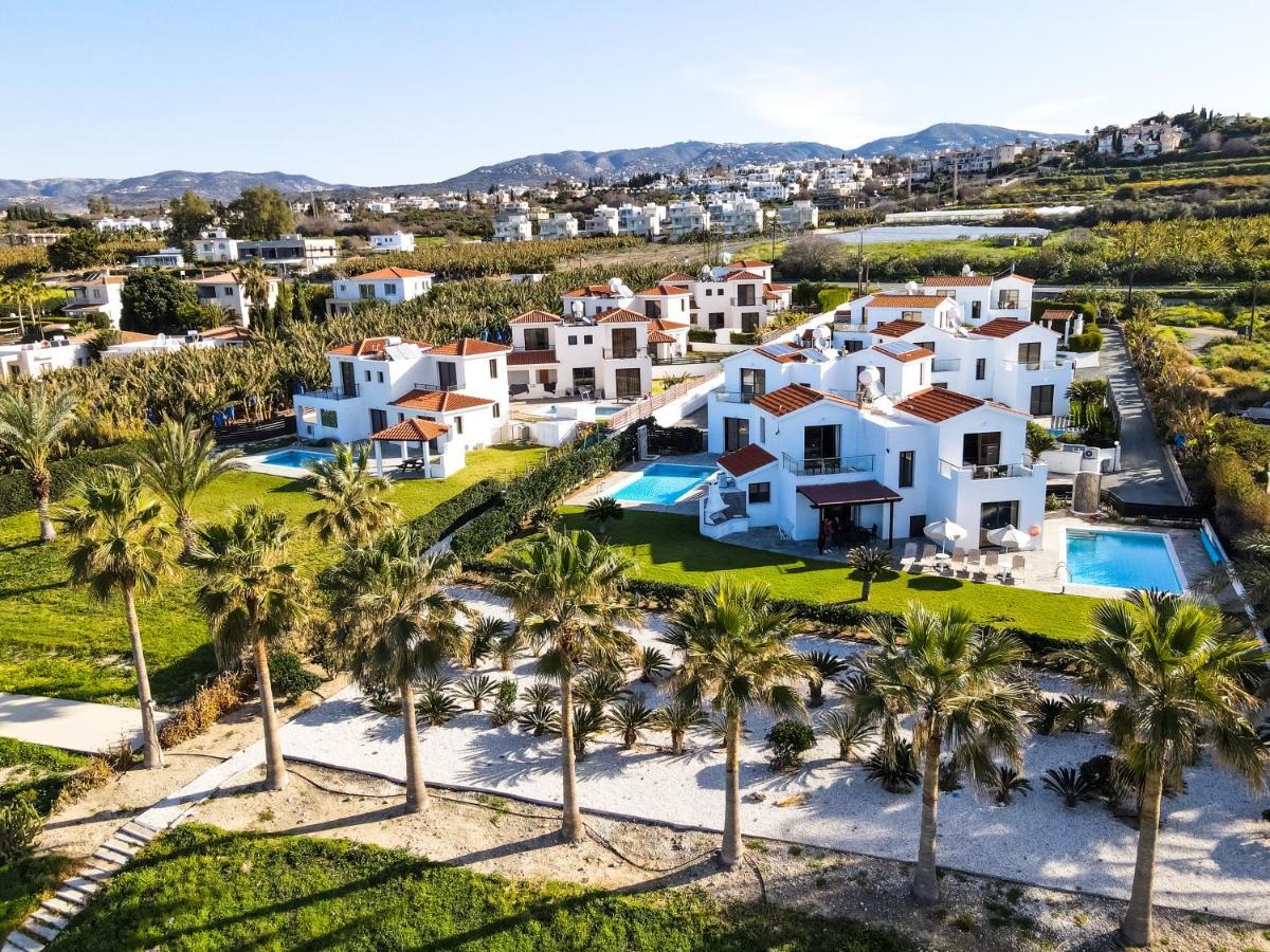 Platzia Beach Villas Paphos Extérieur photo