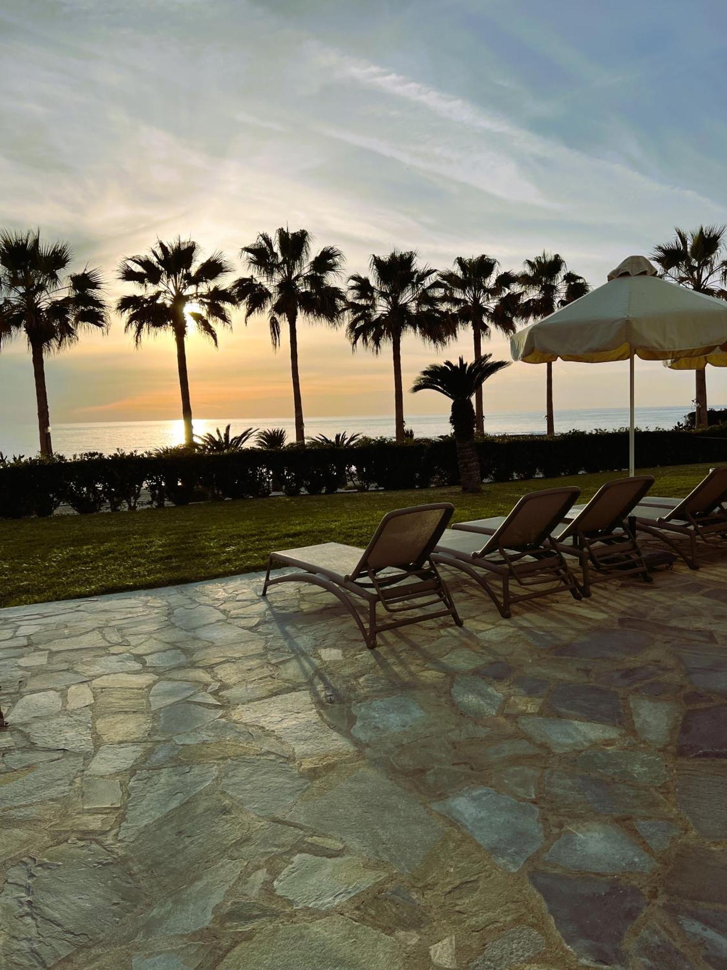 Platzia Beach Villas Paphos Extérieur photo