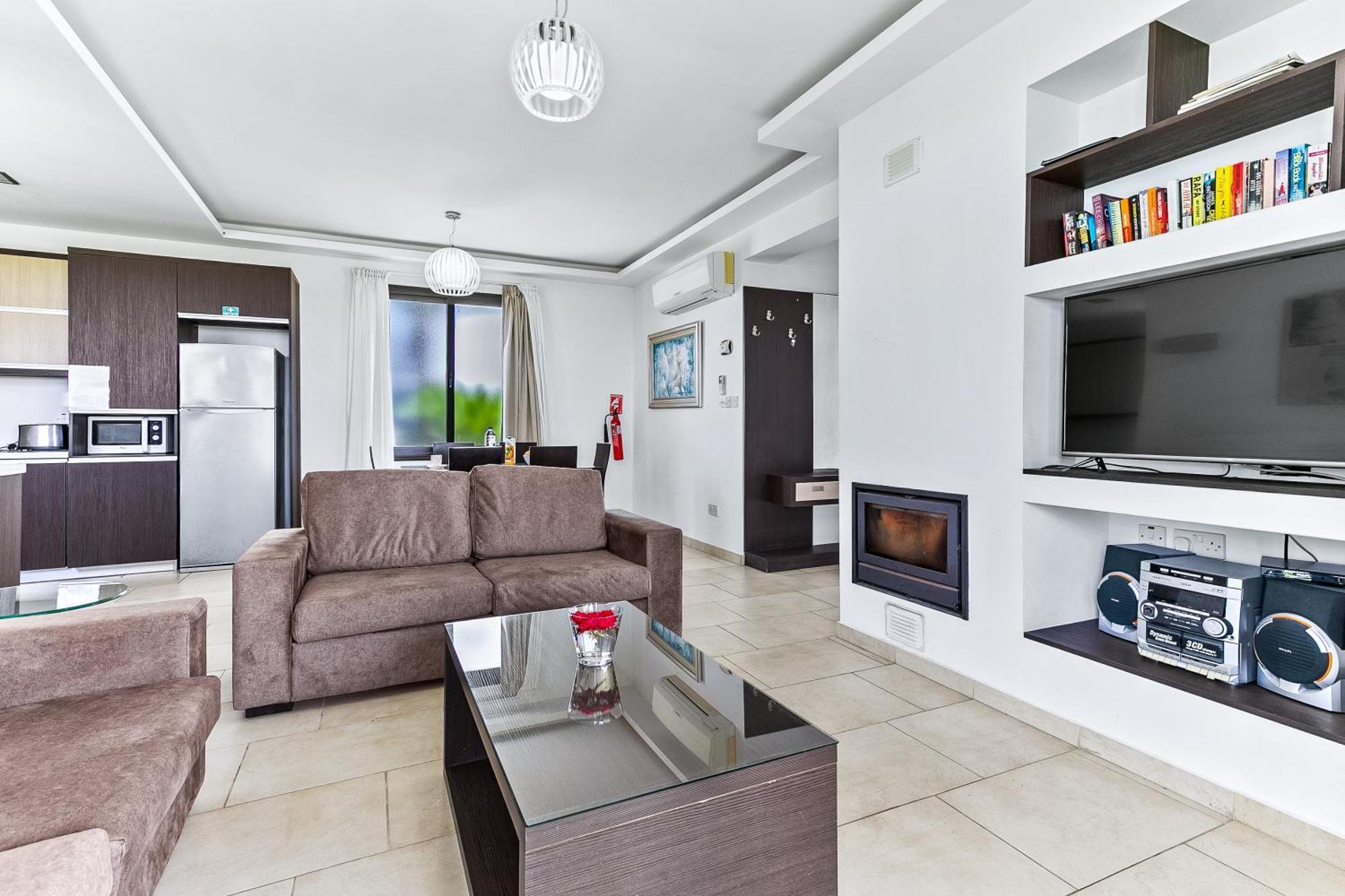 Platzia Beach Villas Paphos Extérieur photo