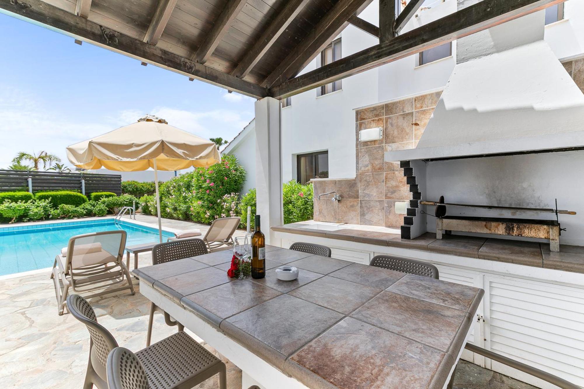 Platzia Beach Villas Paphos Extérieur photo