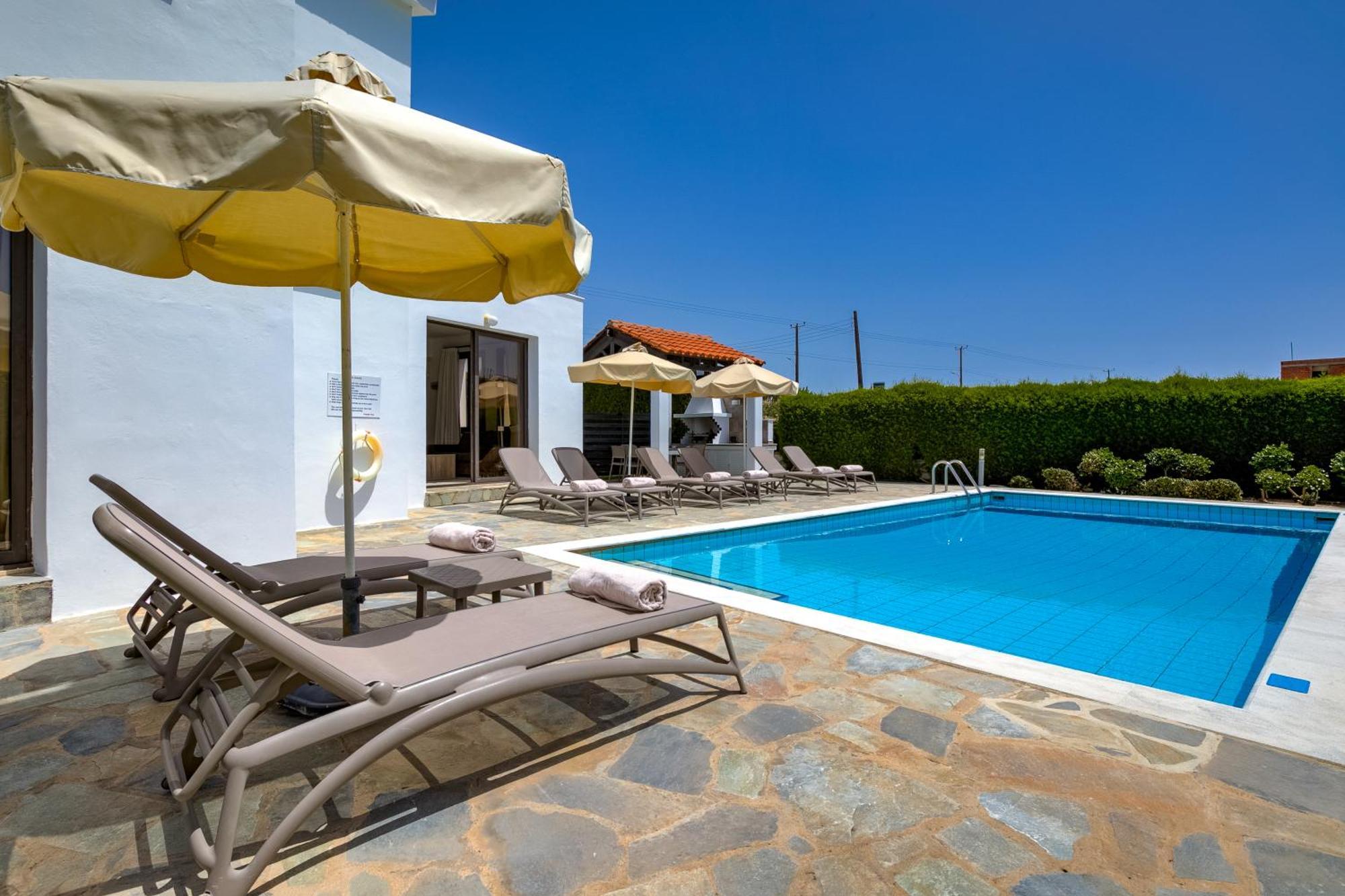 Platzia Beach Villas Paphos Extérieur photo