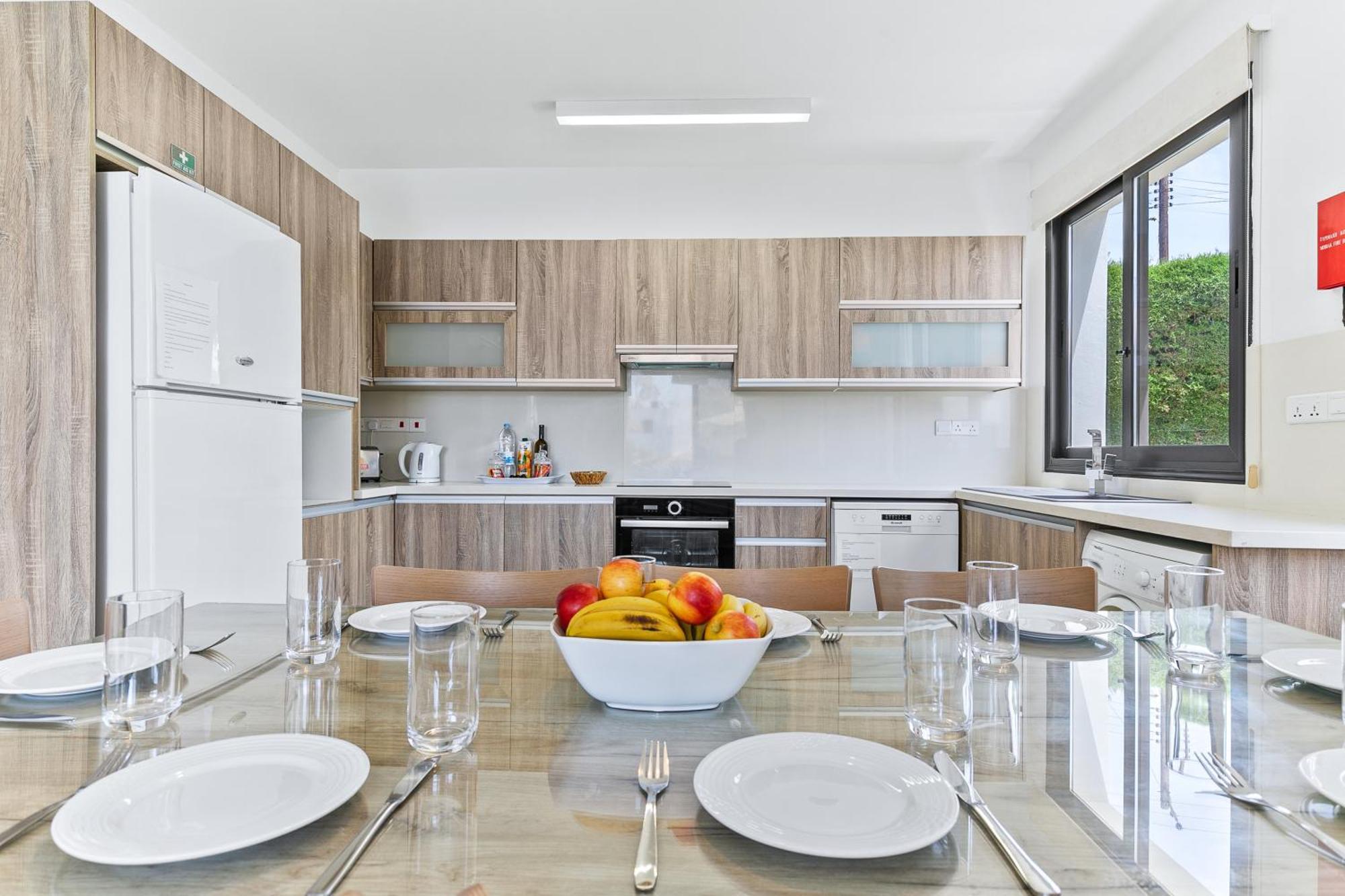 Platzia Beach Villas Paphos Extérieur photo