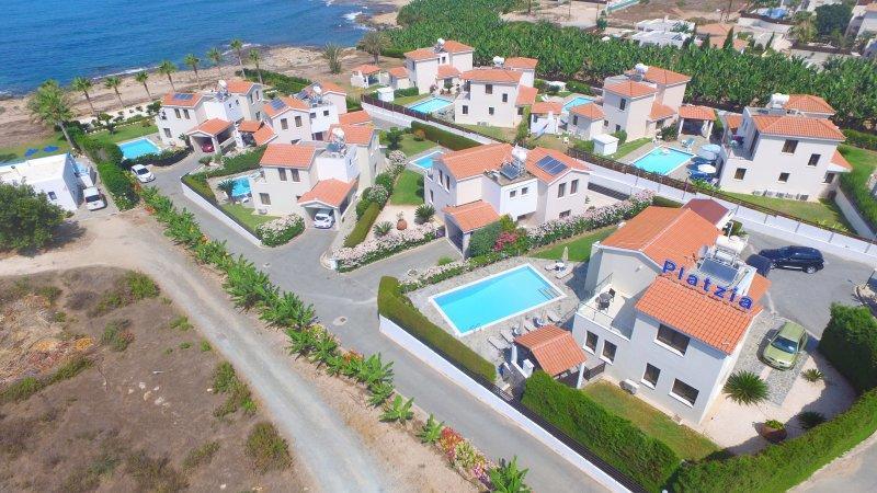 Platzia Beach Villas Paphos Extérieur photo
