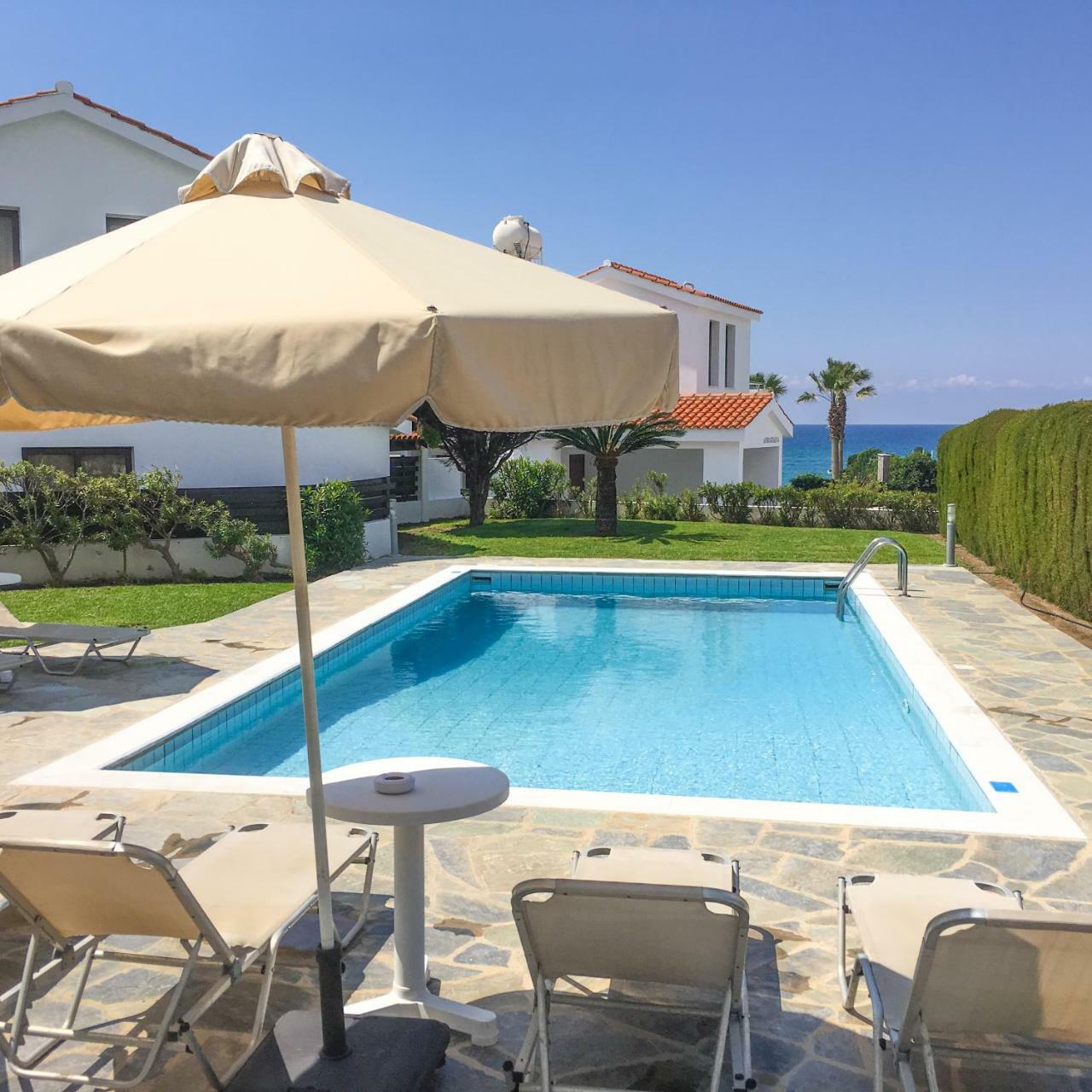 Platzia Beach Villas Paphos Extérieur photo